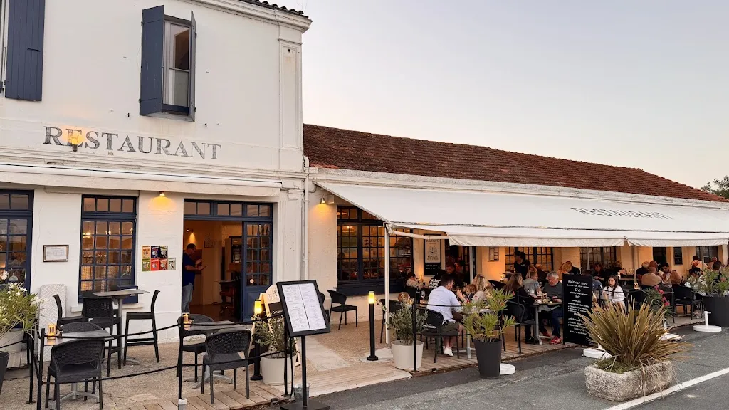 Hôtel Restaurant Les Bains_Saint-Georges-d'Oléron_slider_image_2