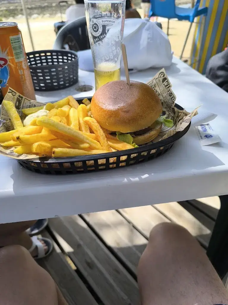 Alexandre Schnitzler_La Cabane de Boyard_Oleron_review