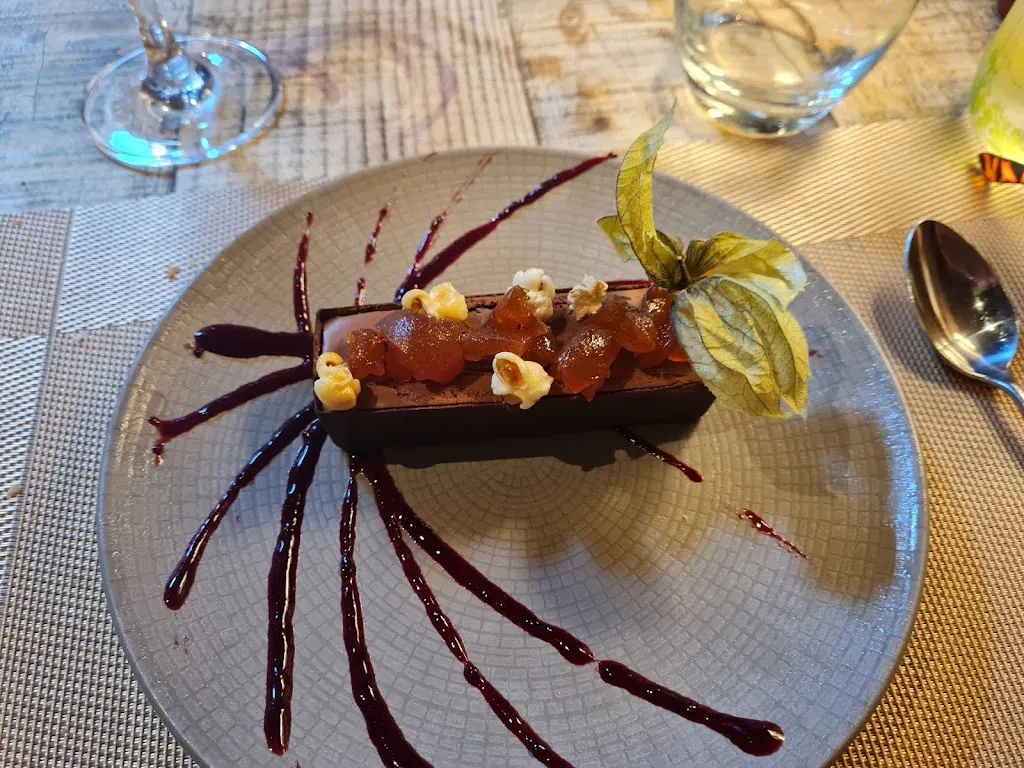 Little Miss Marmite_Lamotte-Beuvron_slider_image_3