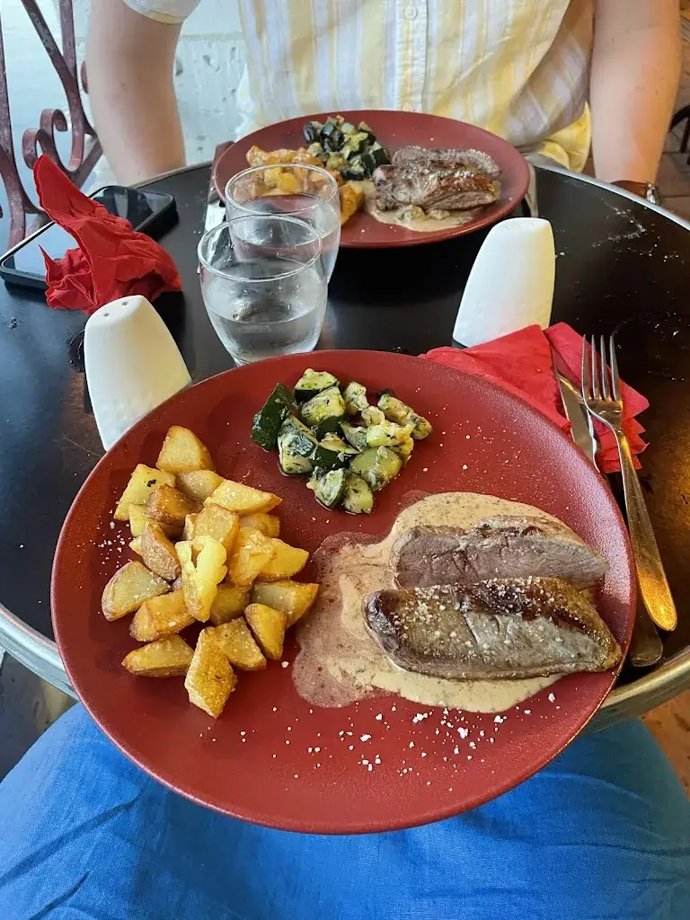 Navya Samaddar_Restaurant Côté Rivière_Périgord_review