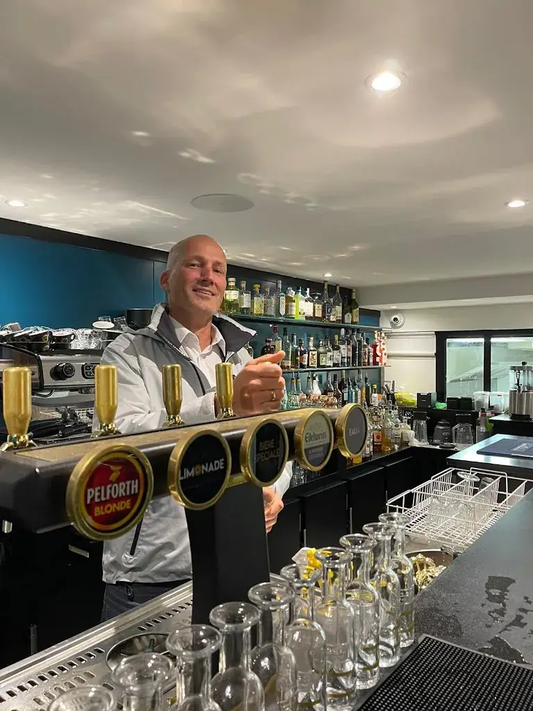 yachtswiss by Jens Schönberg_Le Flow_Grande-Motte_review