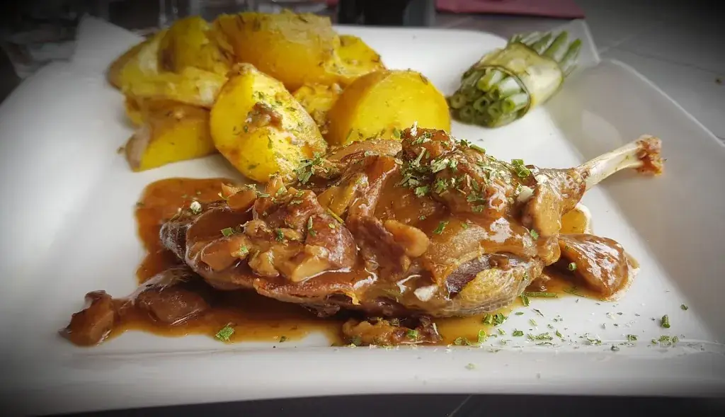 Restaurant Le Saint-Sicaire restaurant in Périgord