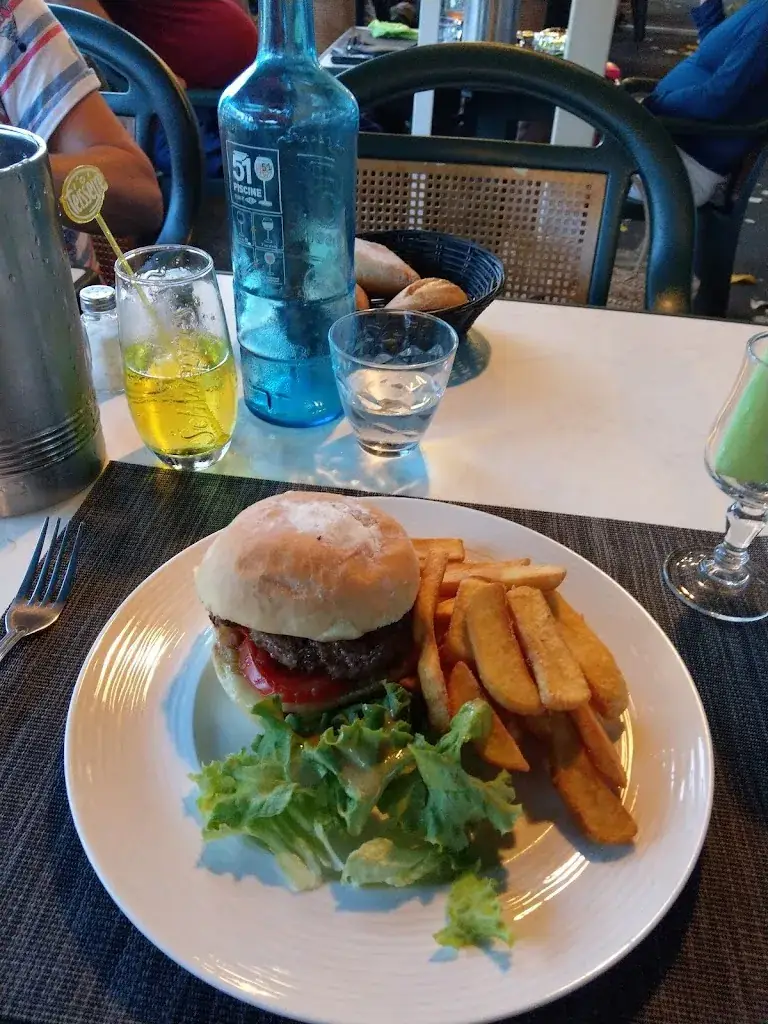 Ornate Fabrications Limited_Le Coligny - Hôtel et Bistro_Périgord_review