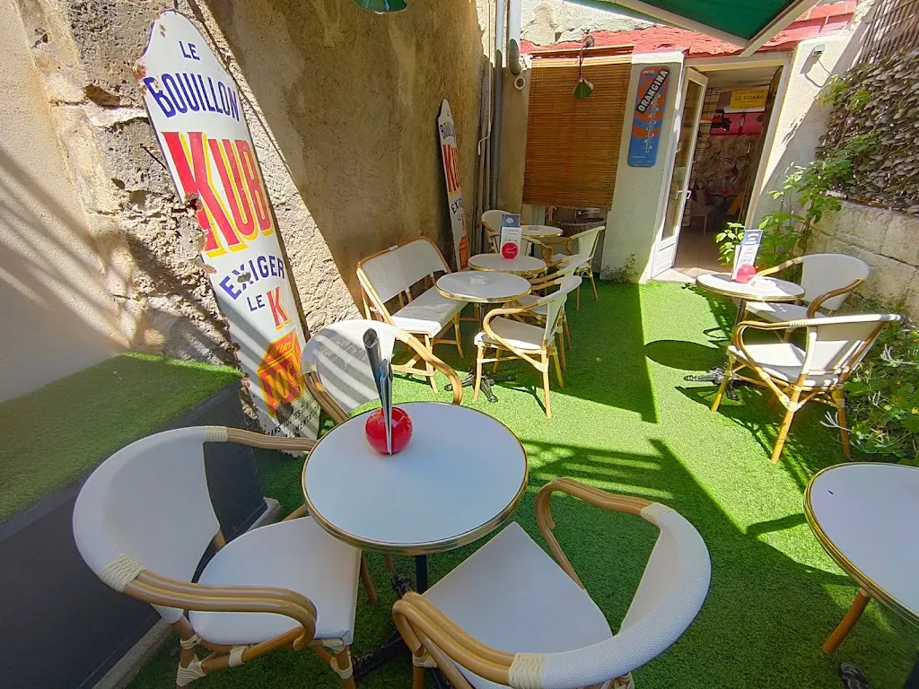 Co Thé Café restaurant in Périgord