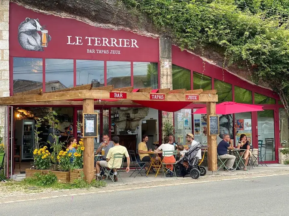 LE TERRIER BAR TAPAS JEUX restaurant in Périgord
