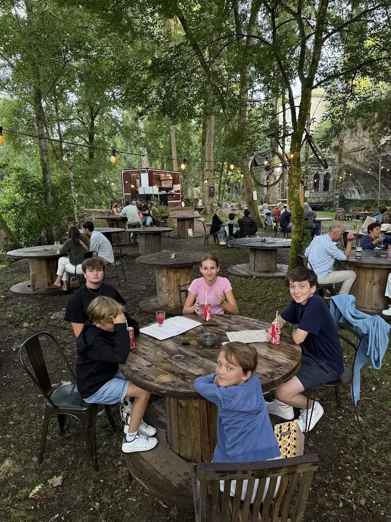 Axel de Chevron Villette_Le Troquet de Bimbillou | Guinguette à Brantôme en Périgord_Périgord_review