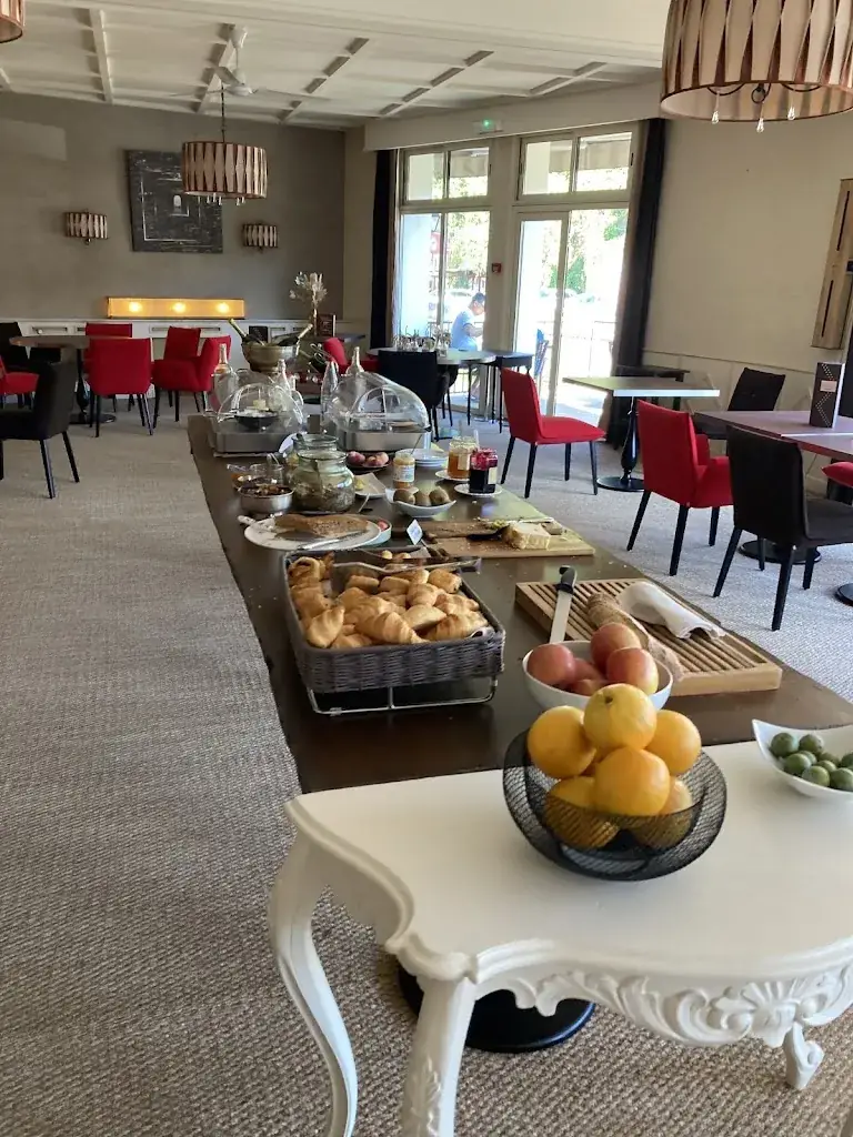 Richard Turk_Logis Hôtel Charbonnel_Périgord_review