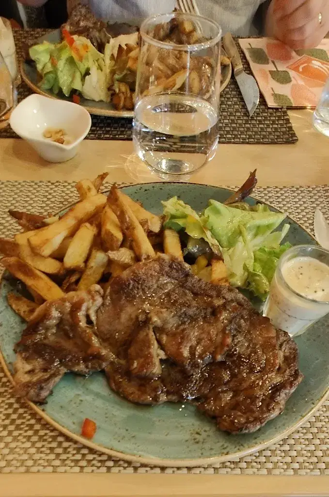 Tony FA FA_LES CLOITRES_Bressuire_review