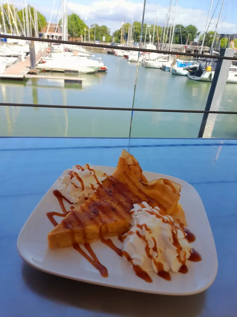 GLADYS A_Jac'Lobo_Rochefort_review