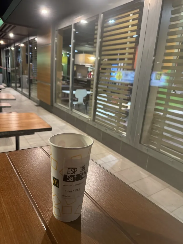 E. Esina_McDonald's_Rochefort_review