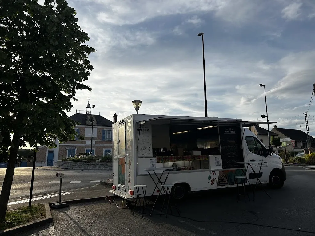 Miam'Wezon Food truck Africain Antillais_Breuillet_slider_image_3