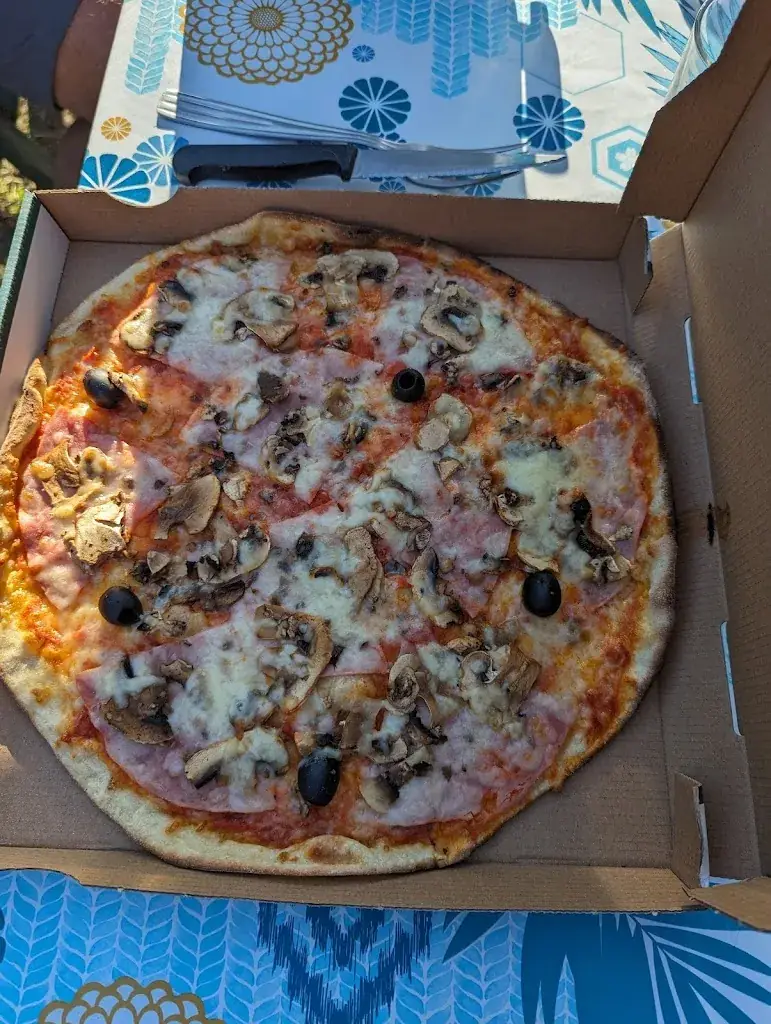 Menü_KIOSQUE A PIZZA_Breuillet_Bild_6