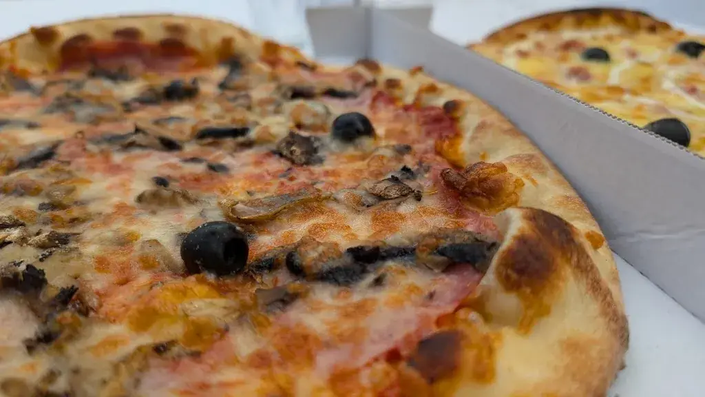 Menü_KIOSQUE A PIZZA_Breuillet_Bild_9