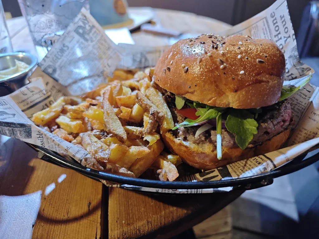 Loc'Ale Taverne - Bar à bières & Restaurant de hamburgers_Aoste_slider_image_2