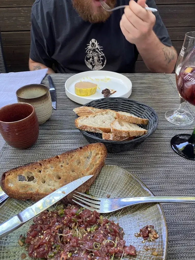 Philippine Despres_Le Living_Brive-la-Gaillarde_review