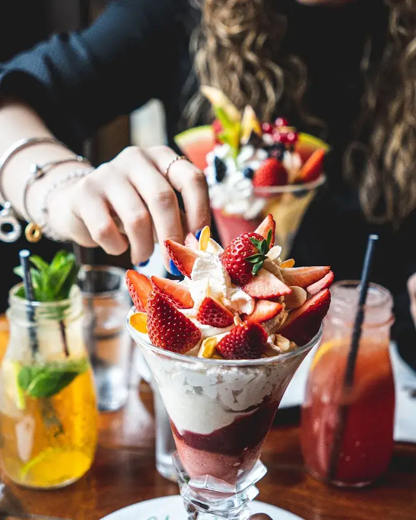 Garden Ice Café_Brive-la-Gaillarde_slider_image_3