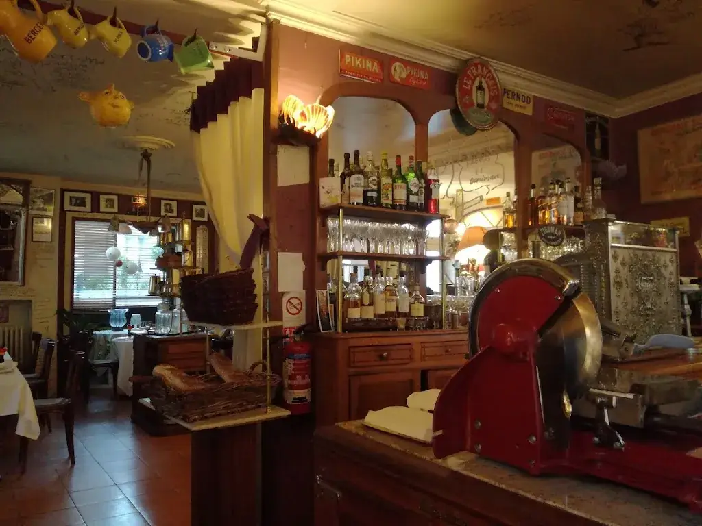 Bistrot de l'univers restaurant in Brive-la-Gaillarde