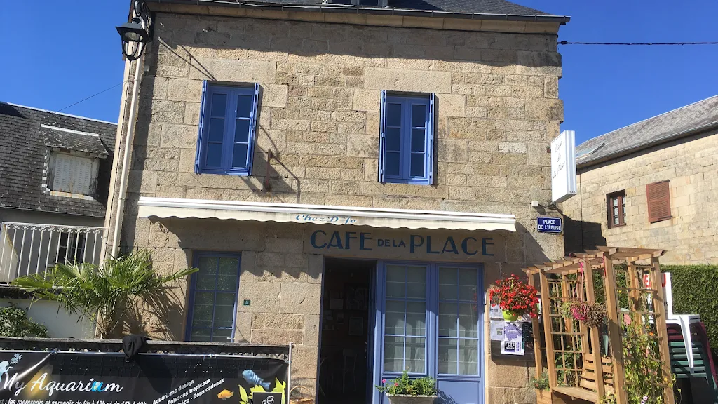 Café de la place_Bugeat_slider_image_3