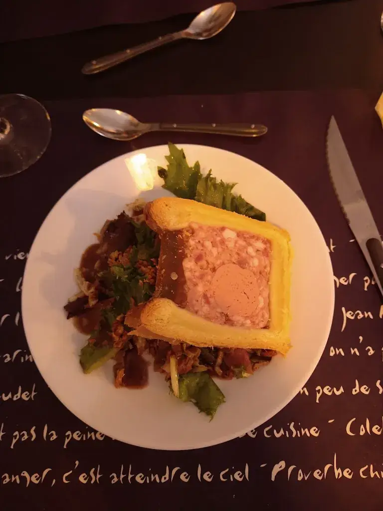 AngusAJM_Chez Marie_Bussac_review