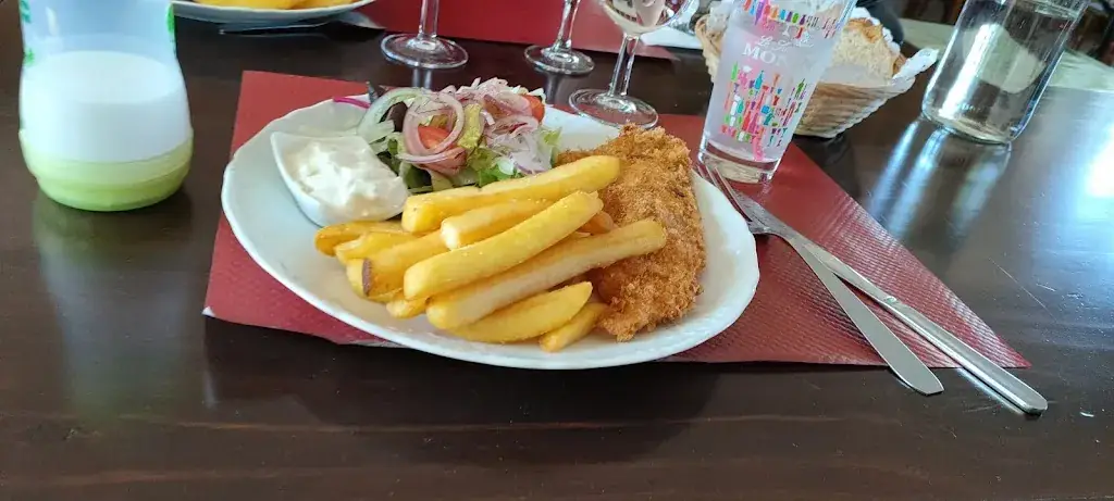 FontanillaRoxas_The California_Bussière-Galant_review