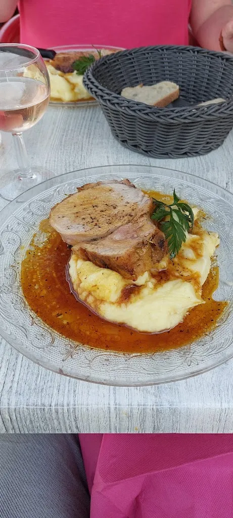 Brian B_Restaurant Le Galant._Bussière-Galant_review