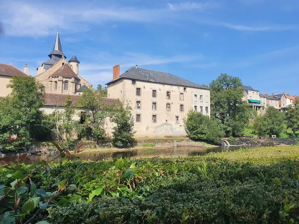 Elaine McGuinness_Auberge des Pêcheurs_Celle-Dunoise_recensione