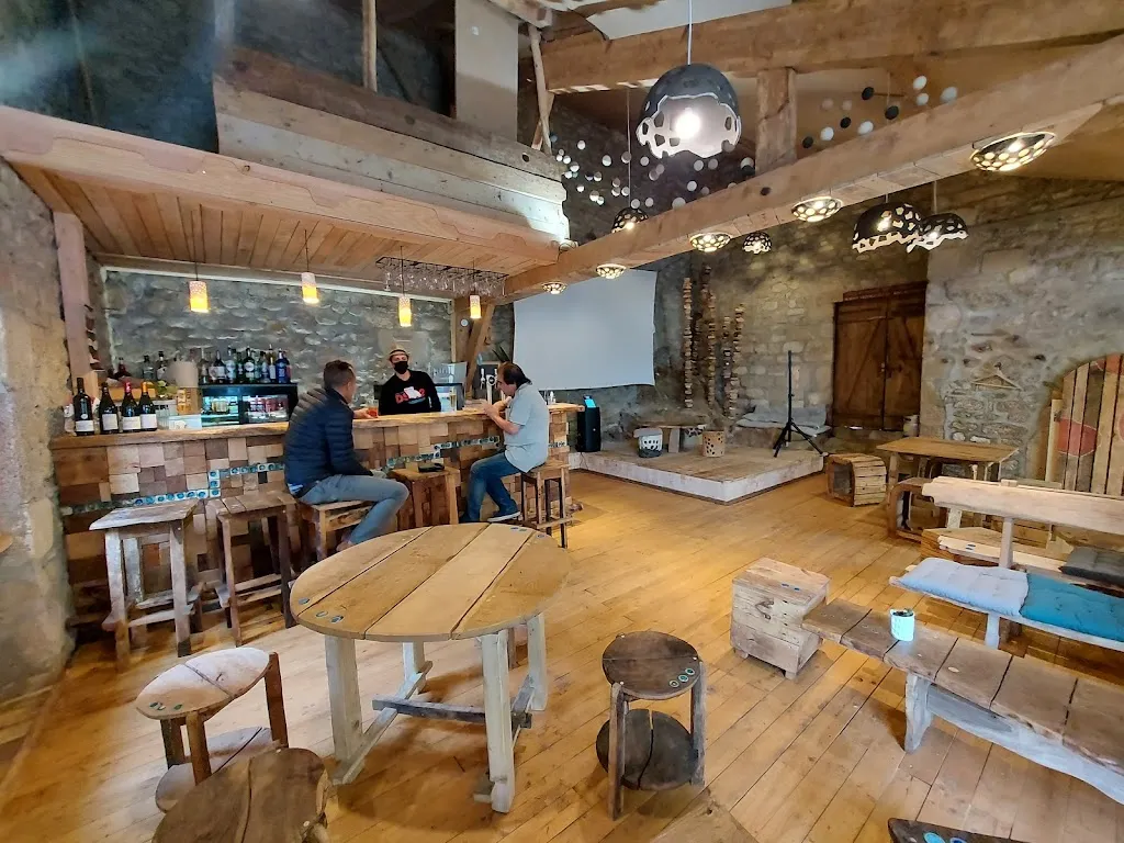 Auberge de la fontaine aux loups ristorante a Saint-Sulpice-le-Dunois