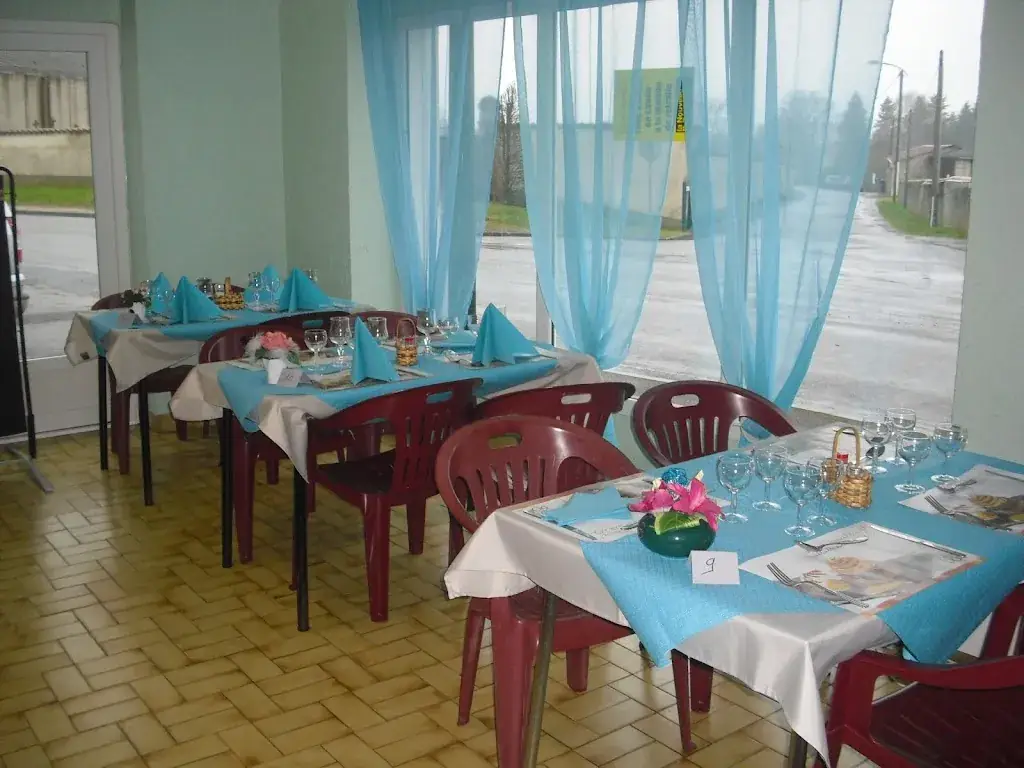 Café - Restaurant de la poste_Val-d'Oire-et-Gartempe_slider_image_3