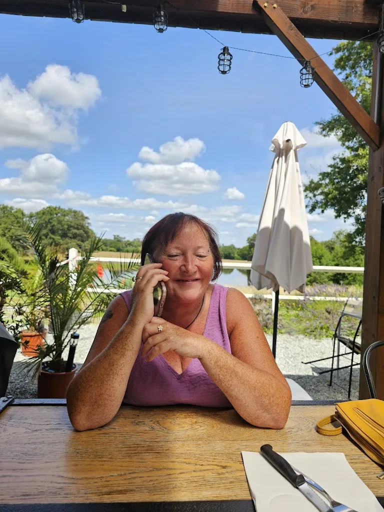 Lesley McGee_LE HANGAR 87_Val-d'Oire-et-Gartempe_recensione