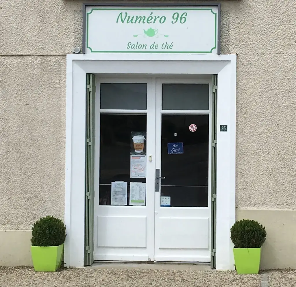 Numéro 96 restaurant in Val-d'Oire-et-Gartempe