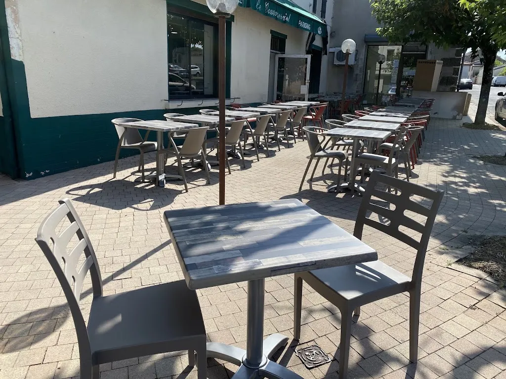 Brasserie Le commercial restaurant in Captieux