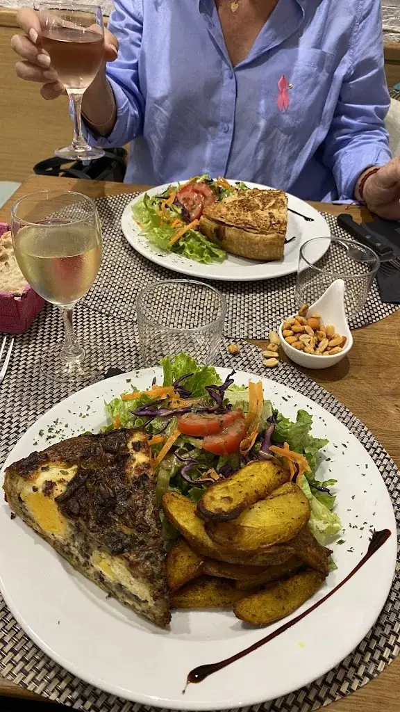 Katia Dem_La Petite Pause - Salon de Thé - Tarterie_Cambo-les-Bains_review