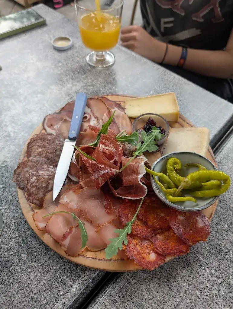 Celine 78_Lau Haizeak Bar Tapas_Cambo-les-Bains_review