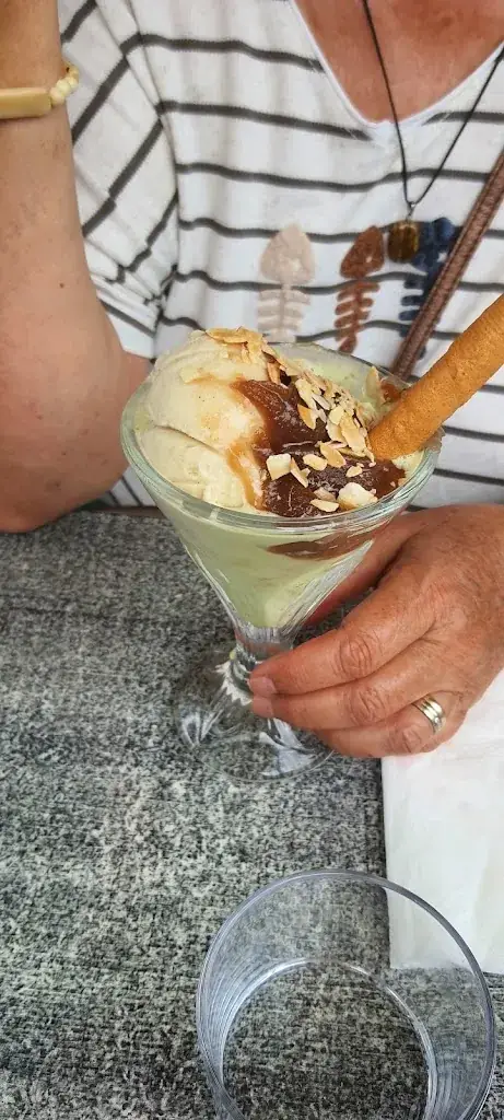 Stephane Le Joly_Café des allées_Cambo-les-Bains_recensione