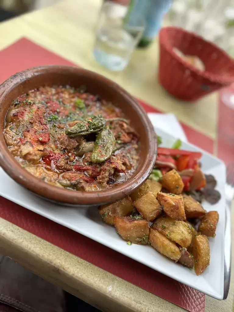 Michael Horne_Aintzina_Espelette_reseña