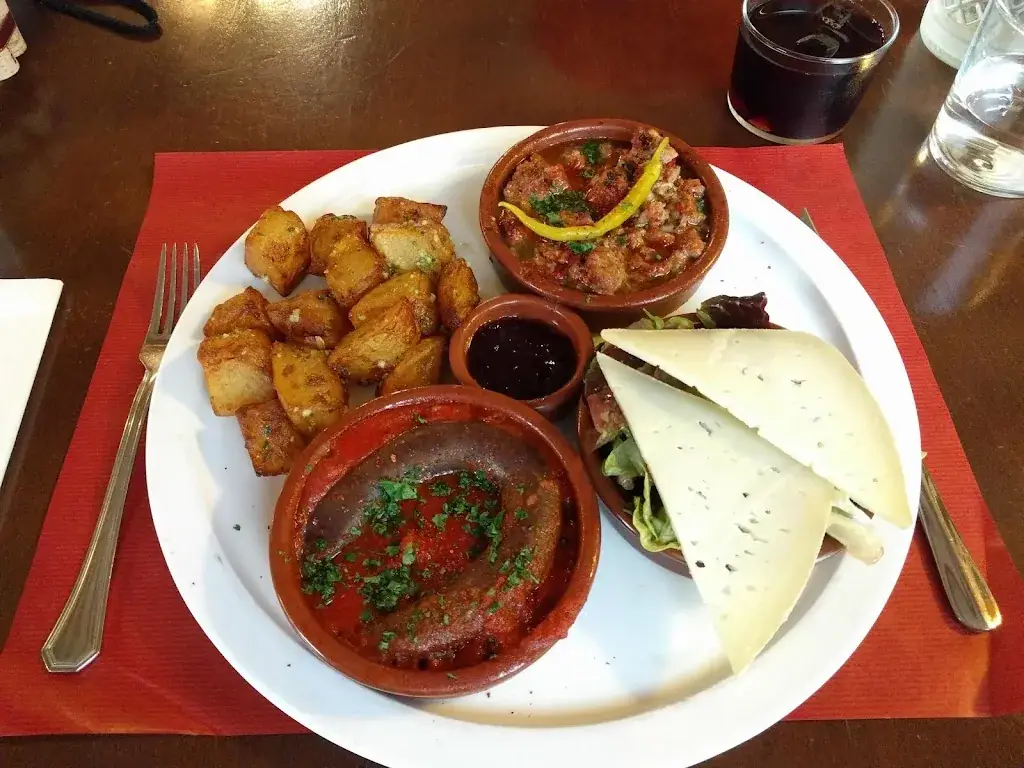 Phillip S_Aintzina_Espelette_reseña