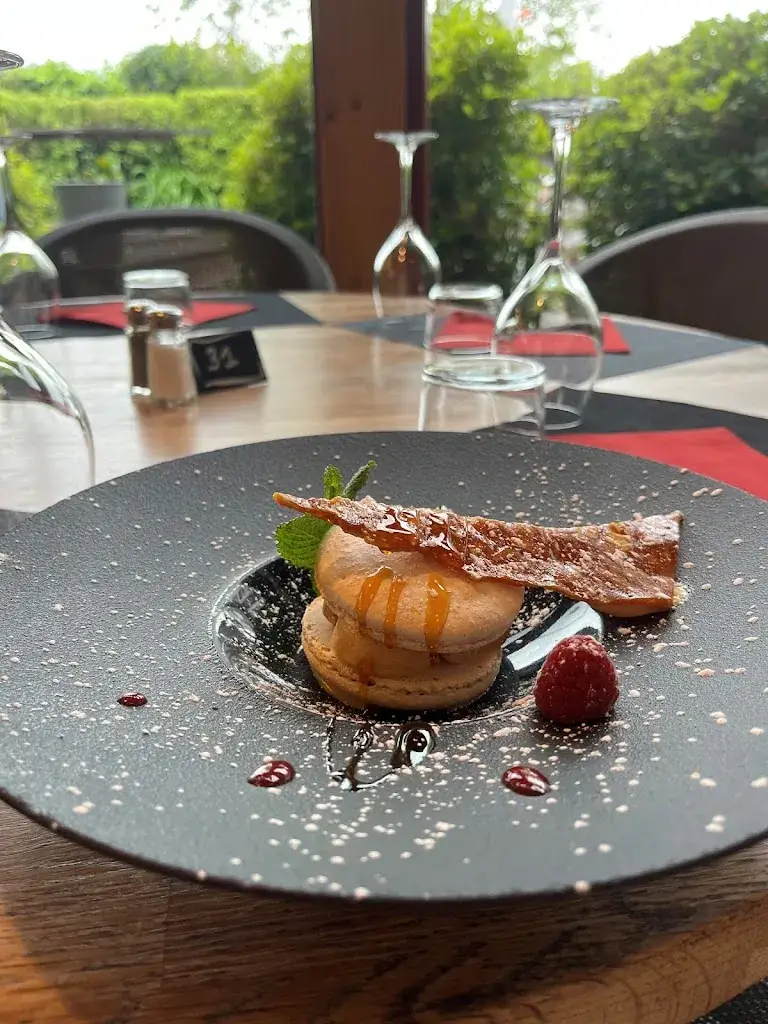 HOTEL RESTAURANT CHILHAR_Espelette_slider_image_3