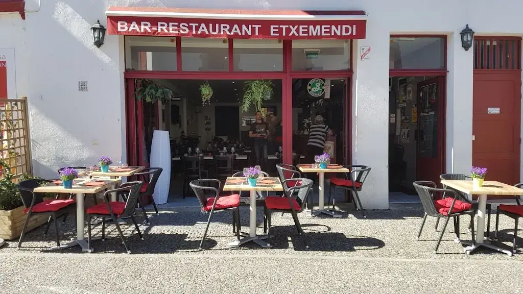 Bar Restaurant etxemendi Chez Lucas Et Julie restaurante en Espelette