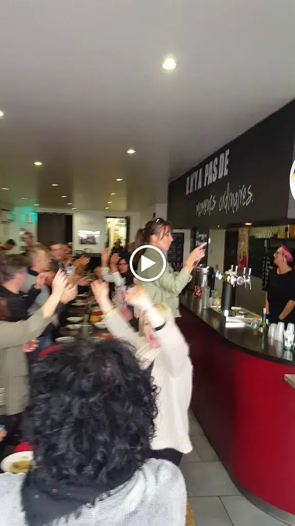 Bar Restaurant etxemendi Chez Lucas Et Julie_Espelette_slider_image_2