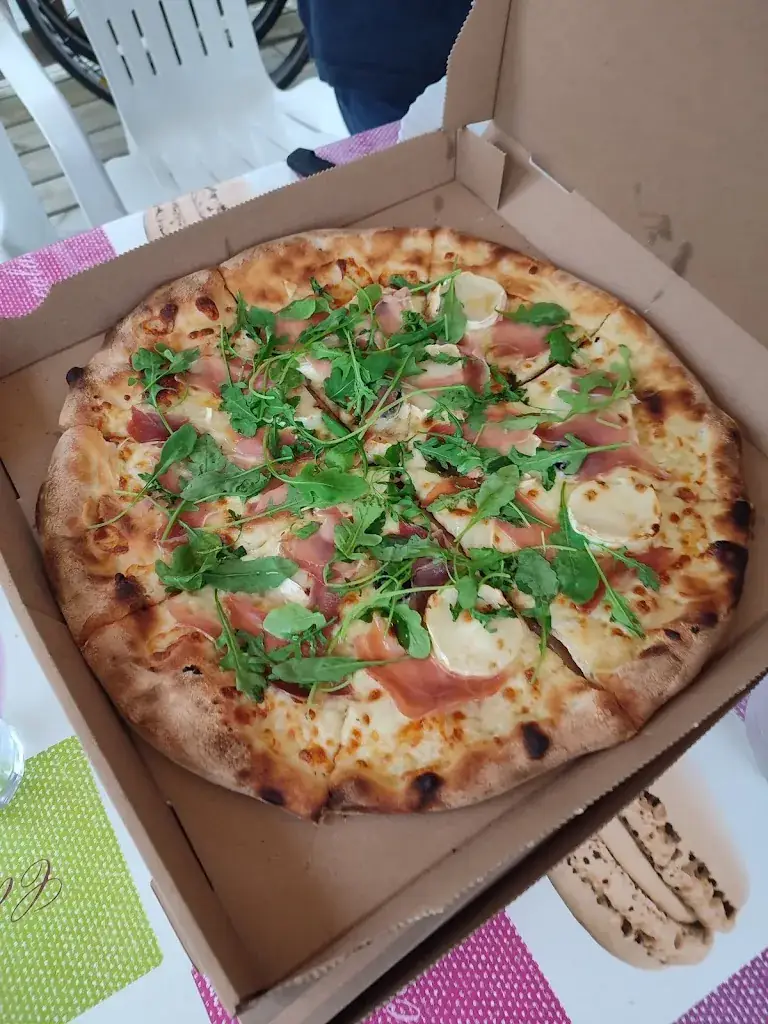 Pizza 64_Cambo-les-Bains_slider_image_1