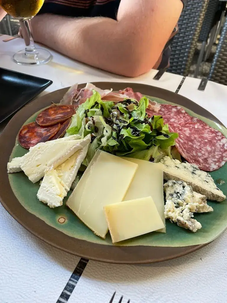 C Nich_Lidentïque_Carsac-Aillac_review