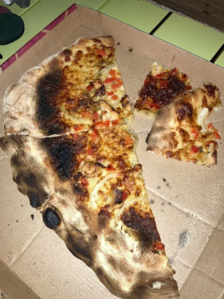 Clàudia Gil_Pizza Lupo Carsac_Carsac-Aillac_review