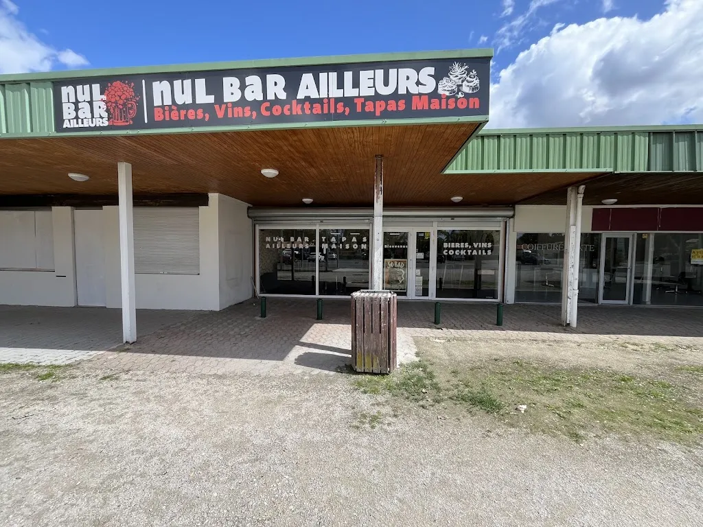 Nul bar Ailleurs ristorante a Canéjan