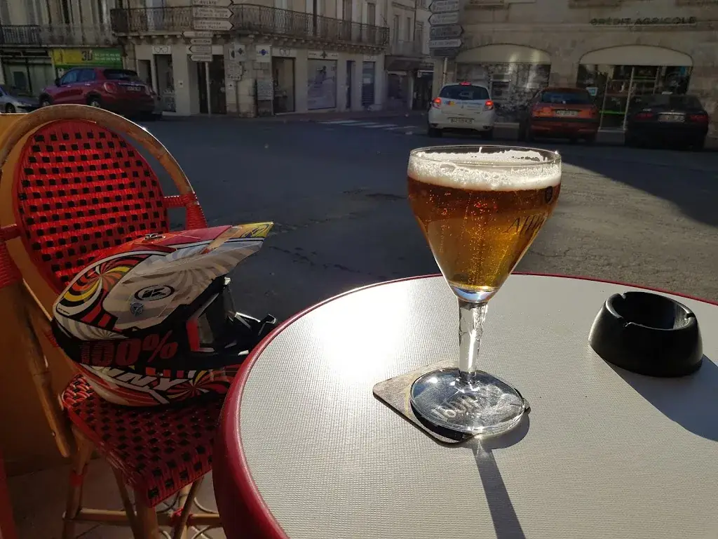 Nicolas Bidon_Café Français_Bourboule_review