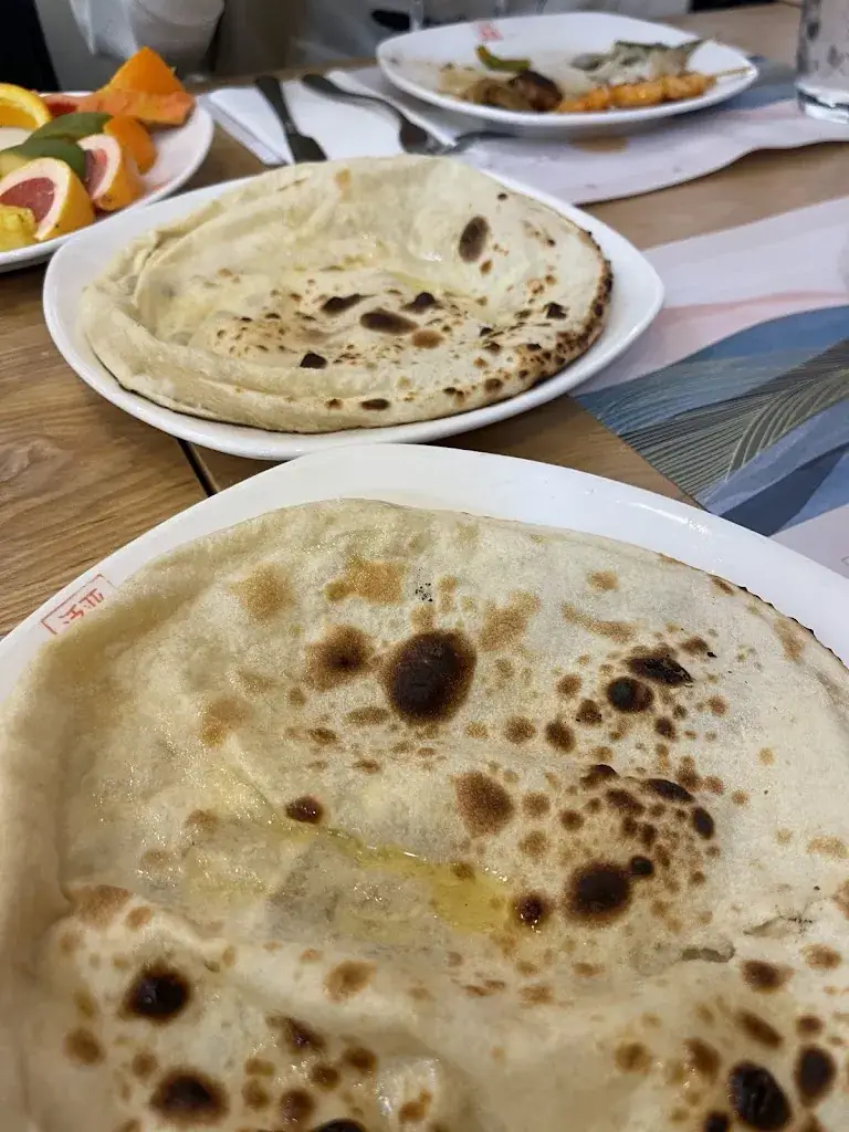 Nawaf Fallatah_Autour de l’Asie_Pessac_review