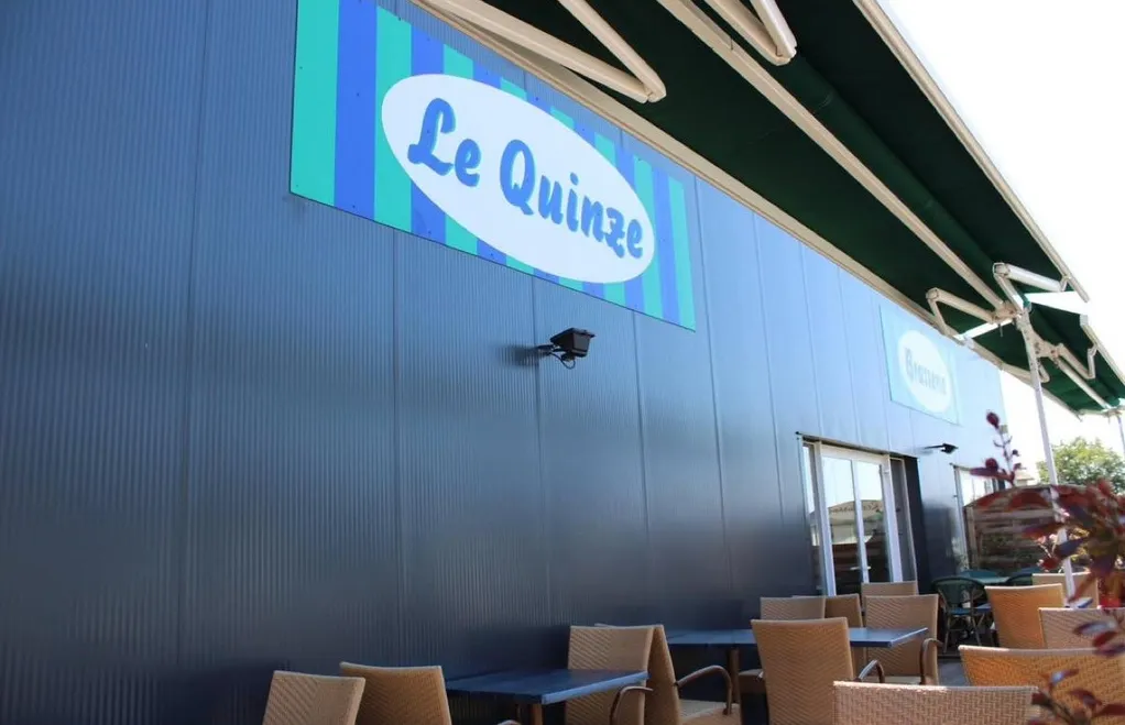 Brasserie Le Quinze restaurant in Castelculier