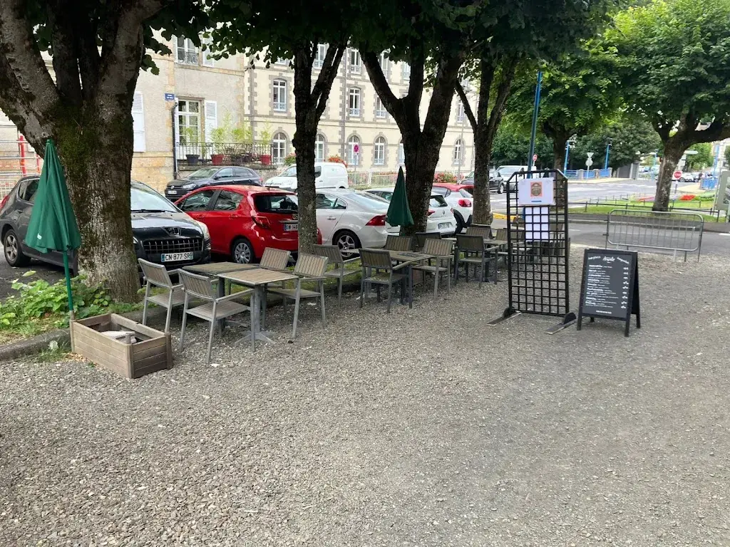 Médicis Café restaurant in Bourboule