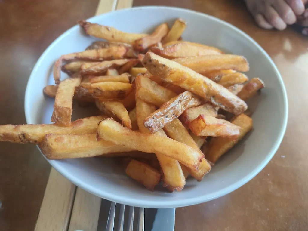 Venkatesan dhanasekaran_Le Petit Local_Carcans_Plages_recensione