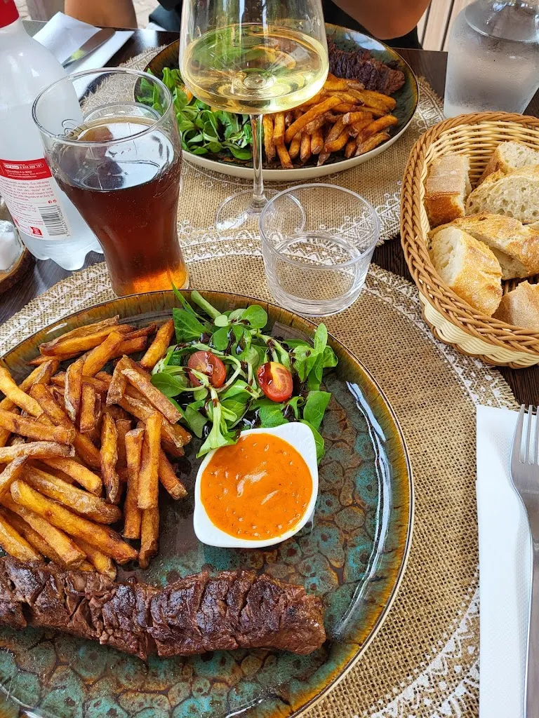 LE 83 BY OLIVE_Carcans_slider_image_3