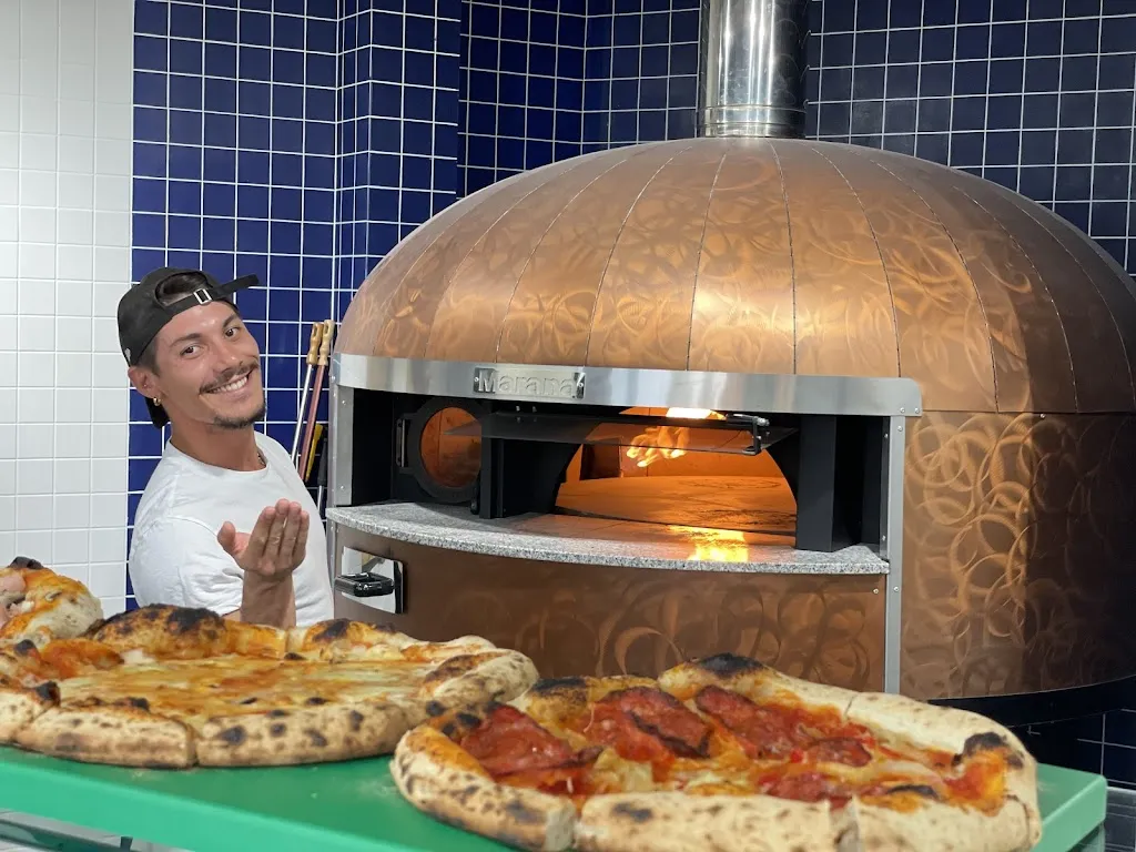 Pizza nonna restaurant in Carcans